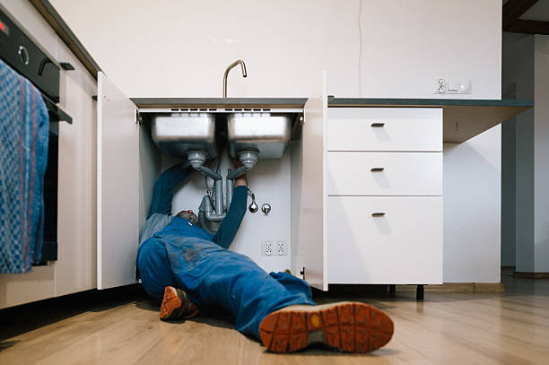 Professional Emergency Plumber technician working in Springboro, PA